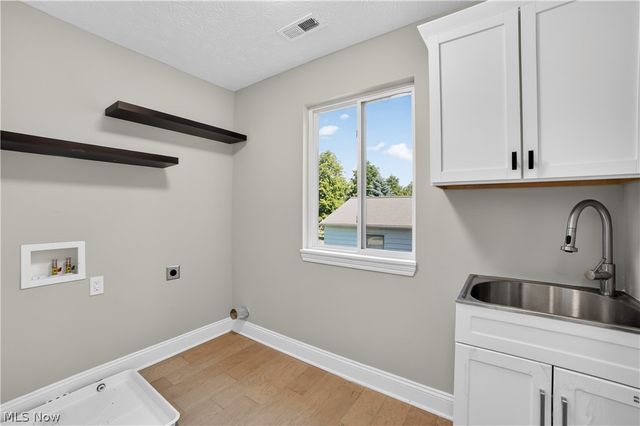487 Parkside Drive, Bay Village, OH 44140