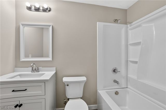 487 Parkside Drive, Bay Village, OH 44140