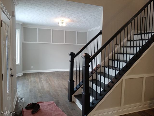 487 Parkside Drive, Bay Village, OH 44140