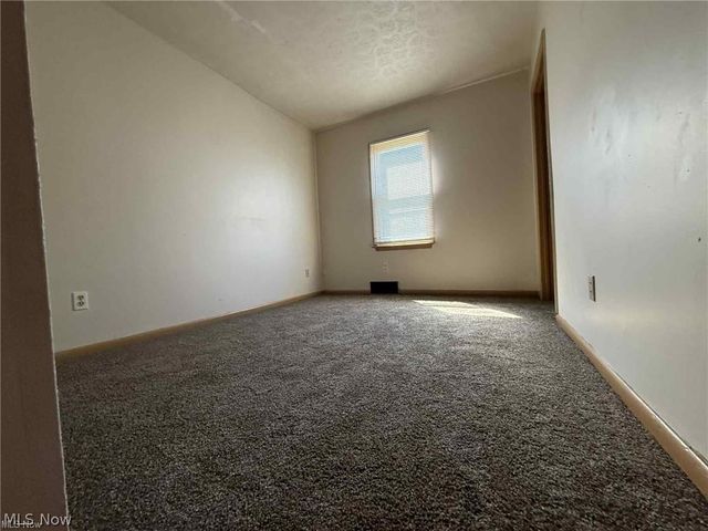 217 S Jackson Street, Youngstown, OH 44506