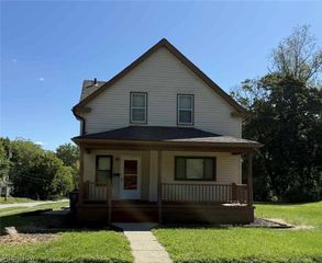 217 S Jackson Street, Youngstown, OH 44506