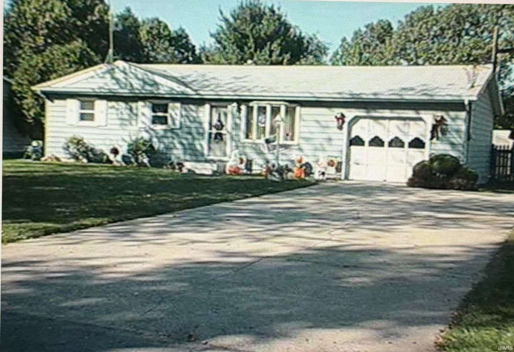 10301 Glenwood Avenue, Osceola, IN 46561