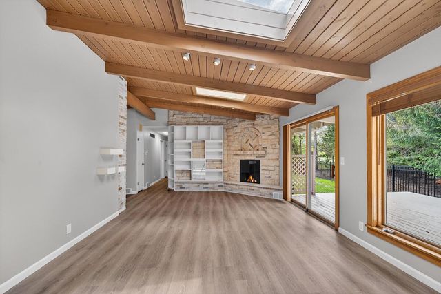 807 Wahner PLACE, Bayside, WI 53217
