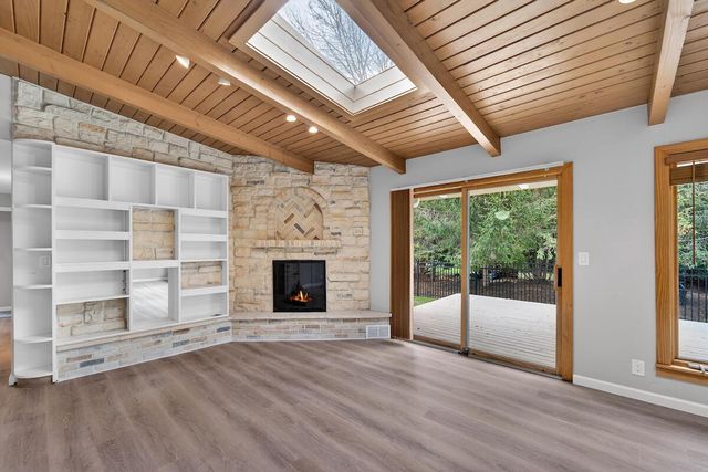 807 Wahner PLACE, Bayside, WI 53217