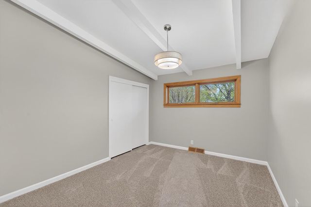 807 Wahner PLACE, Bayside, WI 53217