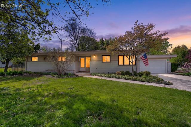 807 Wahner PLACE, Bayside, WI 53217