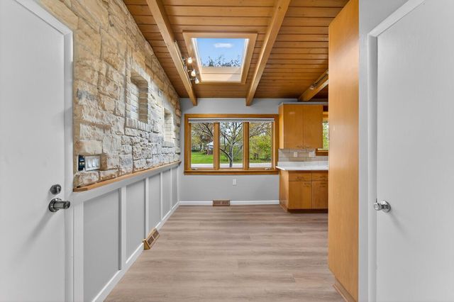 807 Wahner PLACE, Bayside, WI 53217