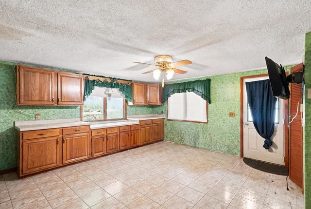 277 Lincoln Ave, Saugus, MA 01906