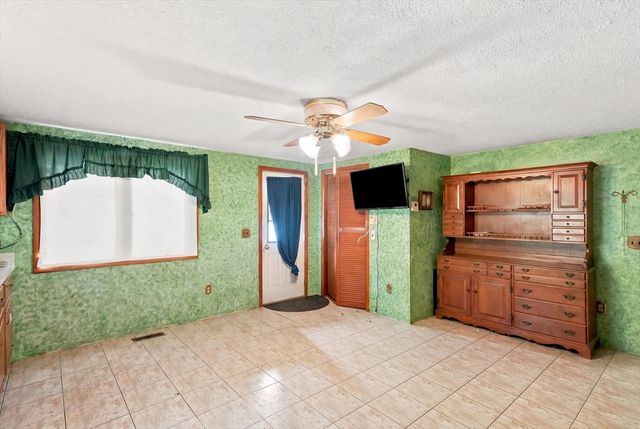 277 Lincoln Ave, Saugus, MA 01906