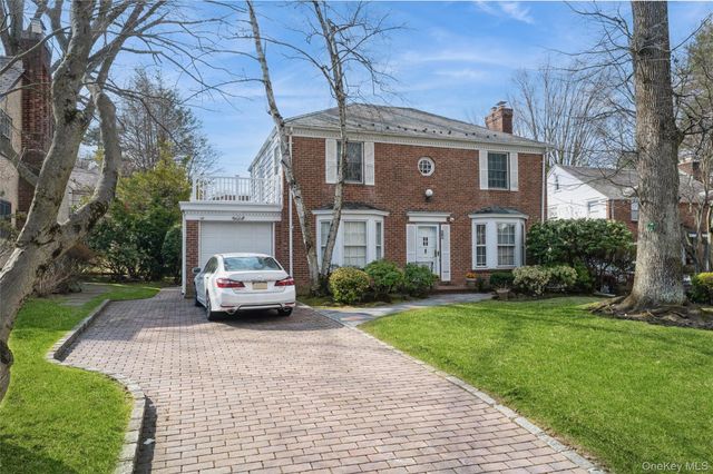 24 Welwyn Road, Great Neck, NY 11021