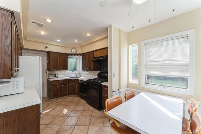 24 Welwyn Road, Great Neck, NY 11021