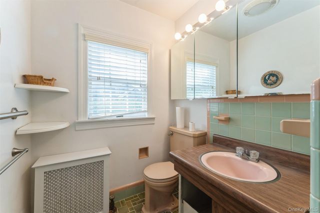 24 Welwyn Road, Great Neck, NY 11021