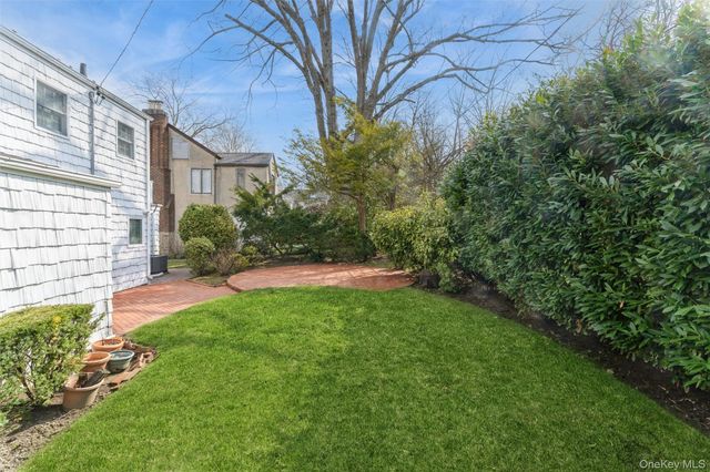 24 Welwyn Road, Great Neck, NY 11021