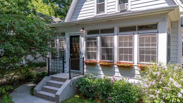 1257 Selby Avenue, Saint Paul, MN 55104