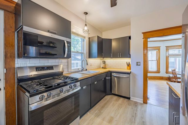 1257 Selby Avenue, Saint Paul, MN 55104
