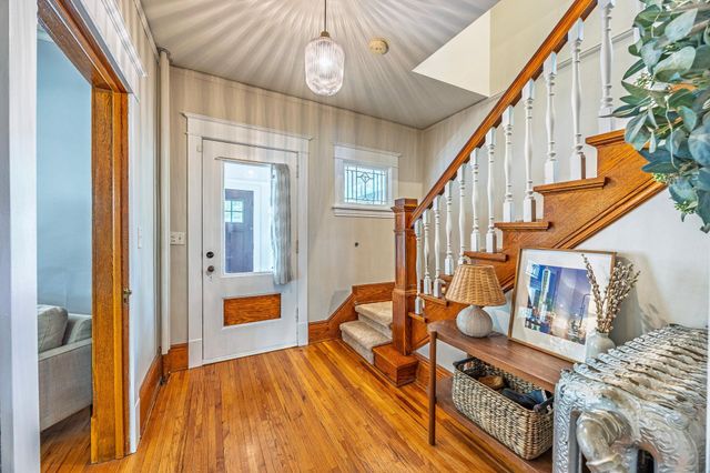 1257 Selby Avenue, Saint Paul, MN 55104