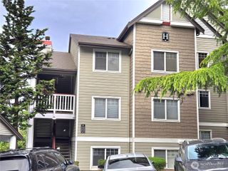 18501 SE Newport Wy #H335, Issaquah, WA 98027