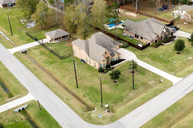 28503 Riverside Crest Lane, Huffman, TX 77336