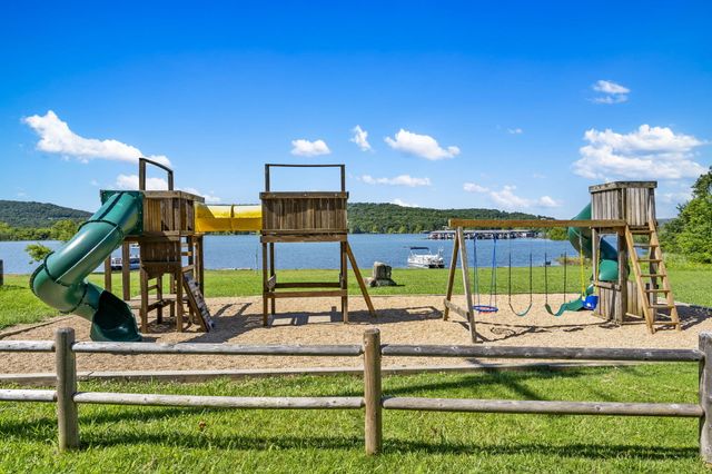 130 Beaver Pass, Hollister, MO 65672