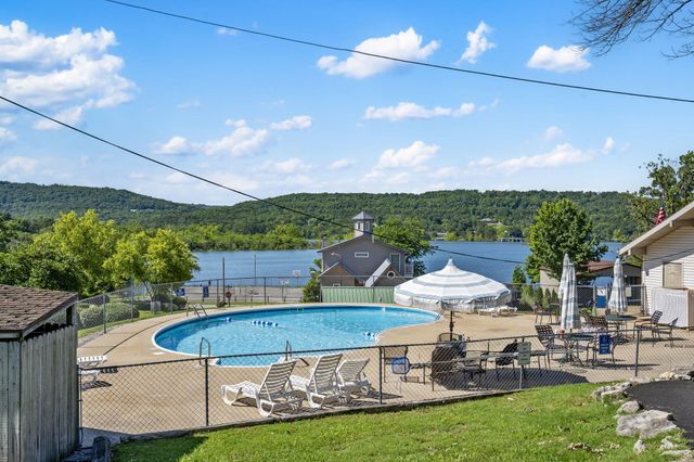 130 Beaver Pass, Hollister, MO 65672