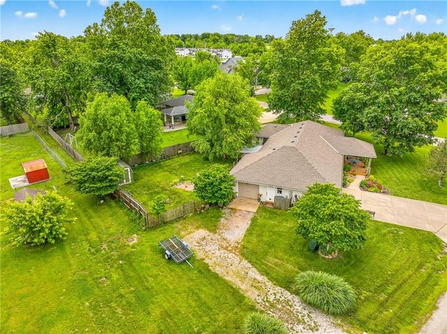 303 W Maple Street, Archie, MO 64725