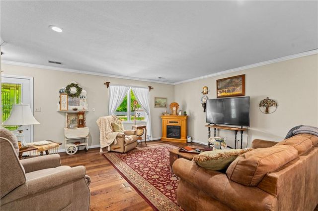 303 W Maple Street, Archie, MO 64725