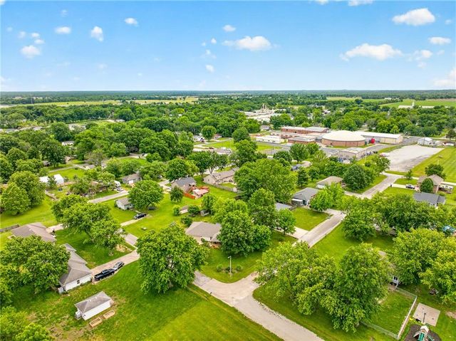 303 W Maple Street, Archie, MO 64725