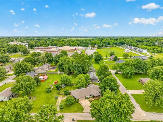 303 W Maple Street, Archie, MO 64725