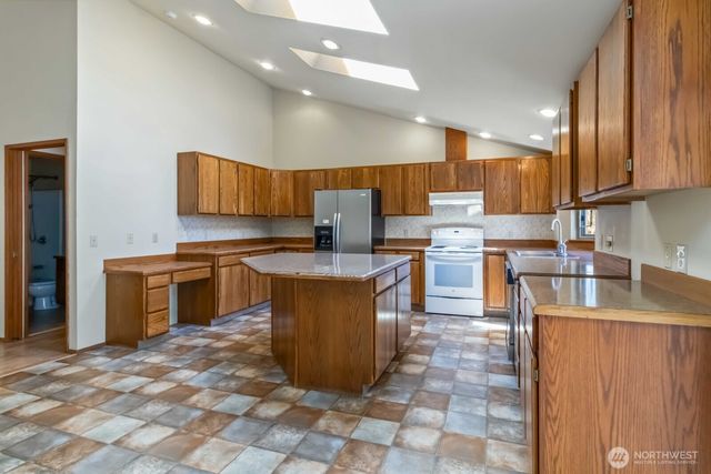 207 Tillicum Drive, Chehalis, WA 98532