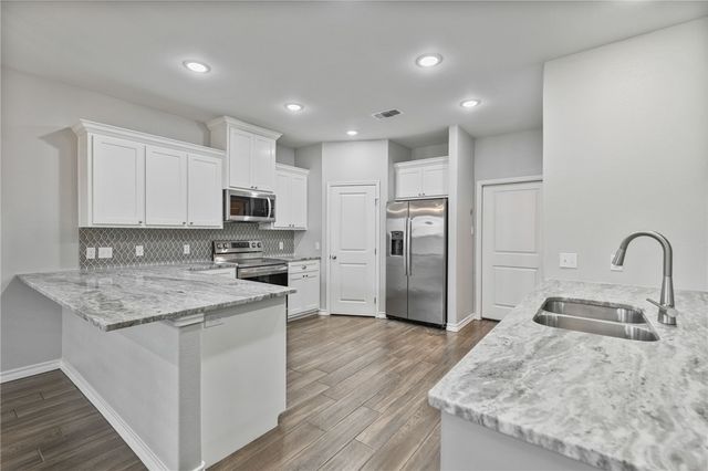 107 Prestwick Dr, Portland, TX 78374