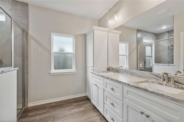 107 Prestwick Dr, Portland, TX 78374