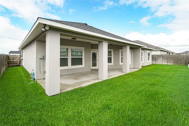 107 Prestwick Dr, Portland, TX 78374