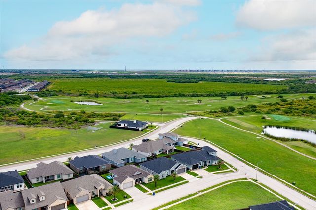 107 Prestwick Dr, Portland, TX 78374