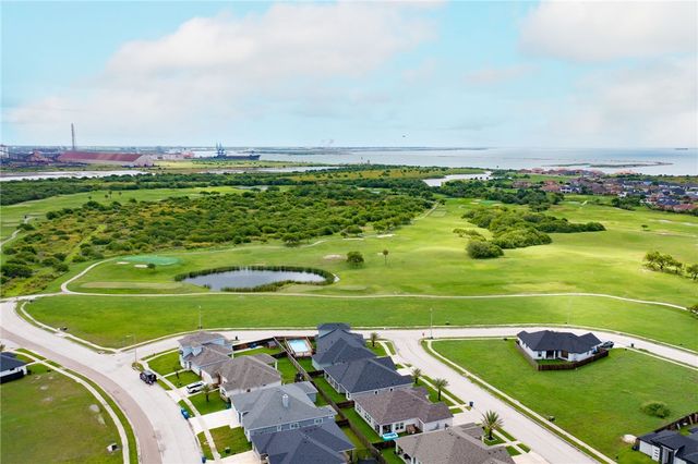 107 Prestwick Dr, Portland, TX 78374