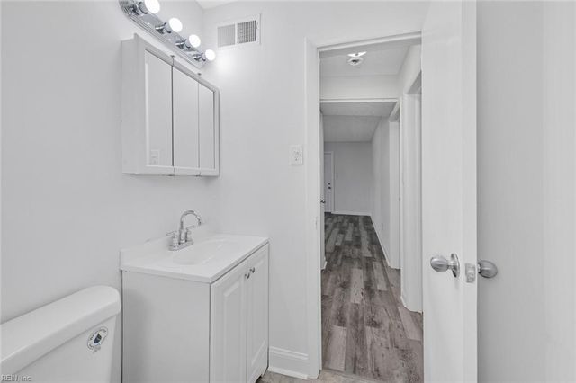 642 Dresden Dr Apt O, Newport News, VA 23601