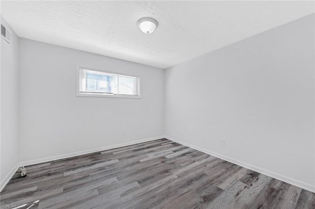 642 Dresden Dr Apt O, Newport News, VA 23601