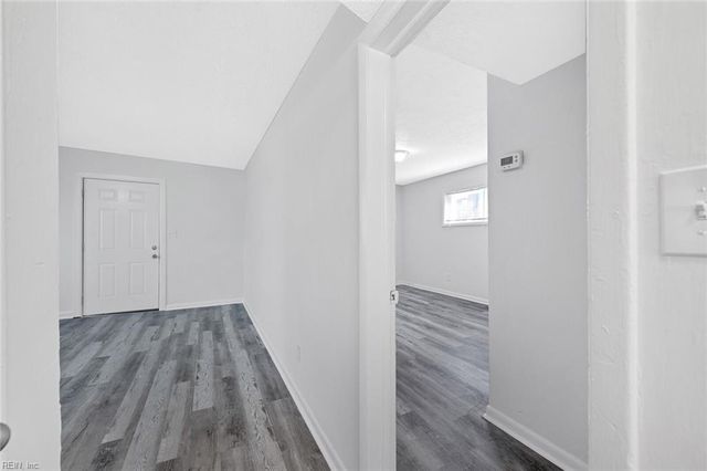 642 Dresden Dr Apt O, Newport News, VA 23601