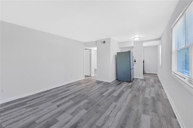 642 Dresden Dr Apt O, Newport News, VA 23601