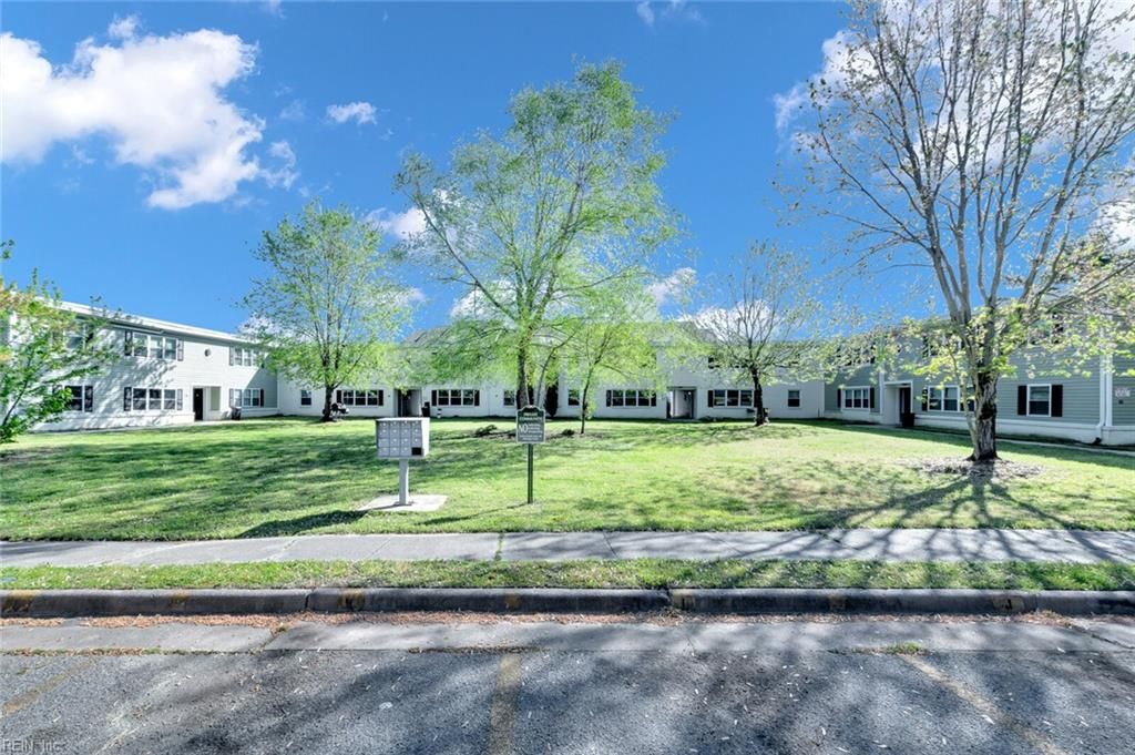 642 Dresden Dr Apt O, Newport News, VA 23601