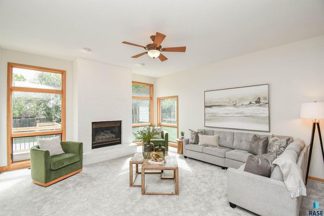 6915 W Westminster Dr Drive, Sioux Falls, SD 57106