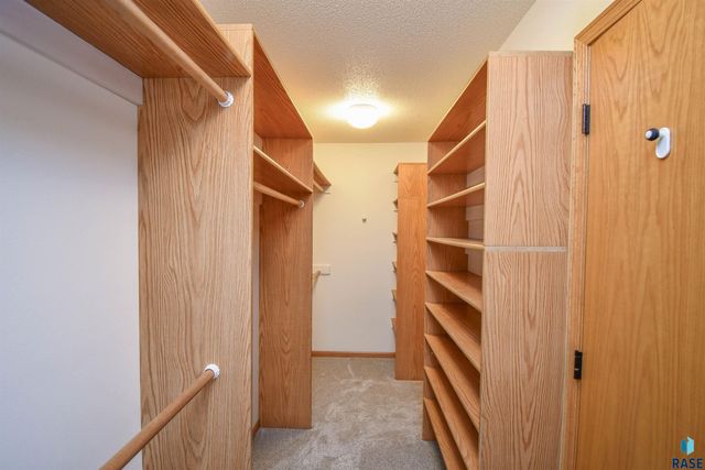 6915 W Westminster Dr Drive, Sioux Falls, SD 57106