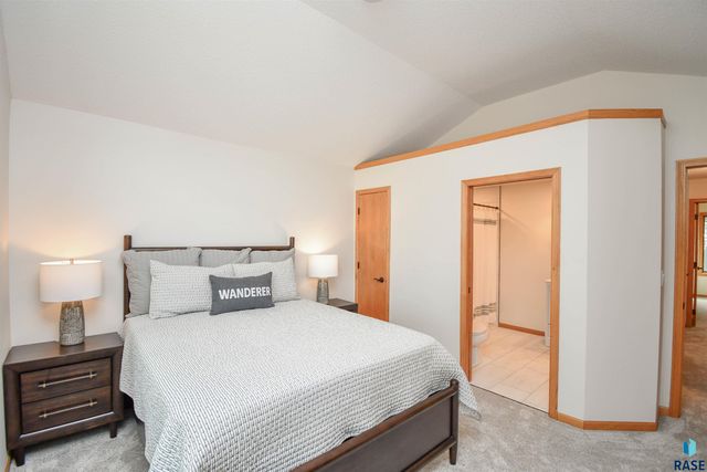 6915 W Westminster Dr Drive, Sioux Falls, SD 57106