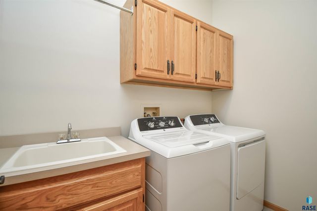 6915 W Westminster Dr Drive, Sioux Falls, SD 57106