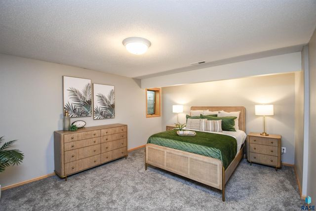 6915 W Westminster Dr Drive, Sioux Falls, SD 57106