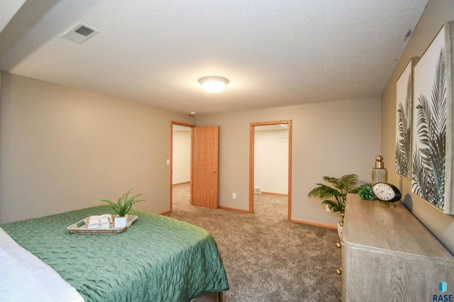 6915 W Westminster Dr Drive, Sioux Falls, SD 57106