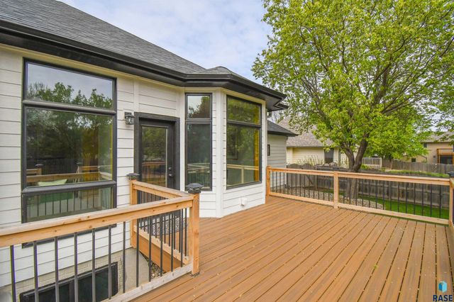 6915 W Westminster Dr Drive, Sioux Falls, SD 57106