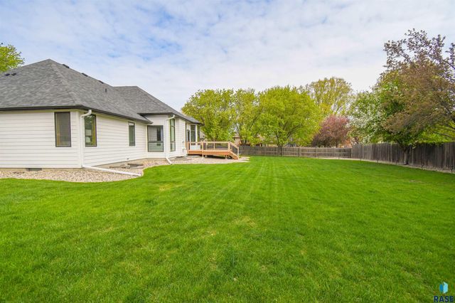 6915 W Westminster Dr Drive, Sioux Falls, SD 57106