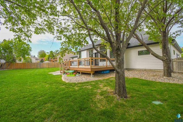 6915 W Westminster Dr Drive, Sioux Falls, SD 57106