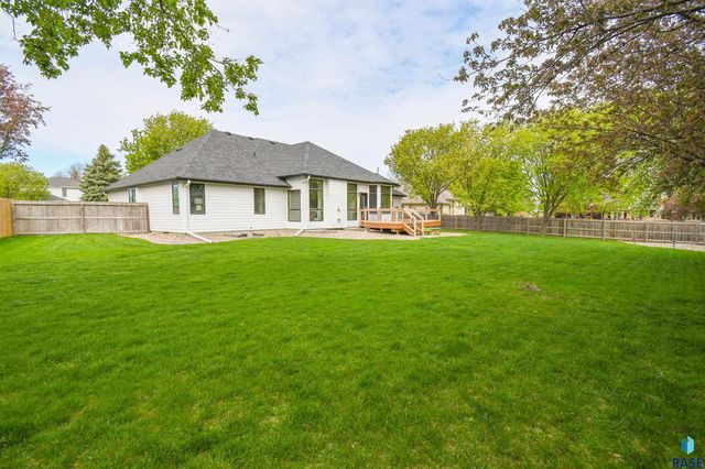6915 W Westminster Dr Drive, Sioux Falls, SD 57106