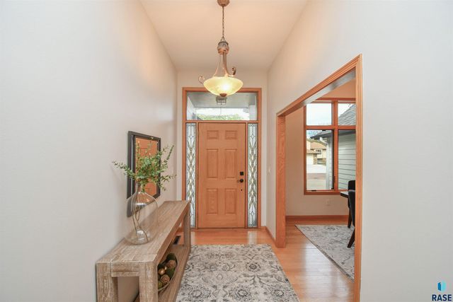 6915 W Westminster Dr Drive, Sioux Falls, SD 57106